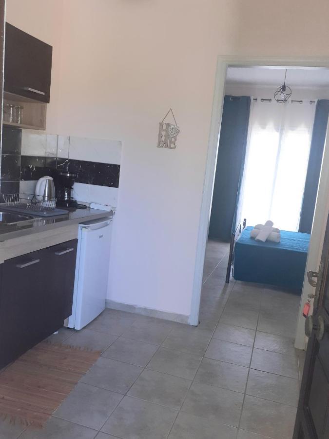 Issos Apartments Agios Georgios  Exteriör bild