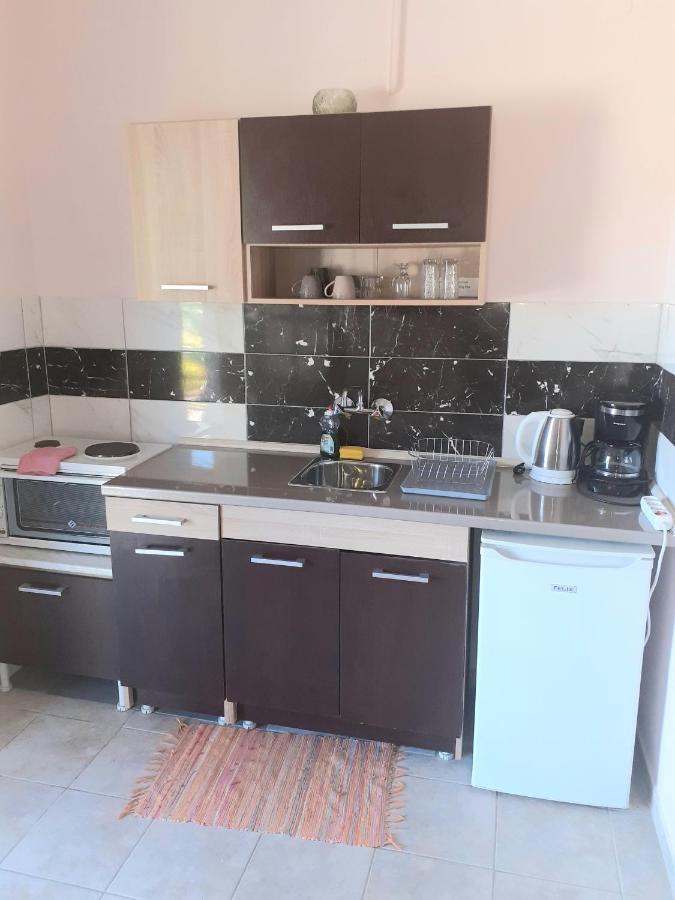 Issos Apartments Agios Georgios  Exteriör bild