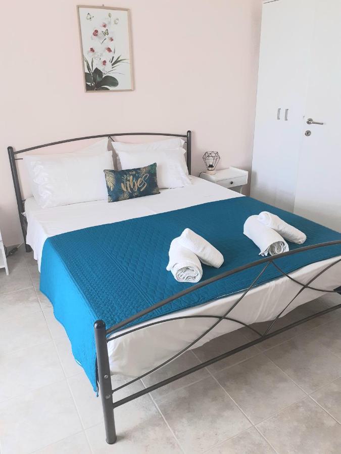 Issos Apartments Agios Georgios  Exteriör bild