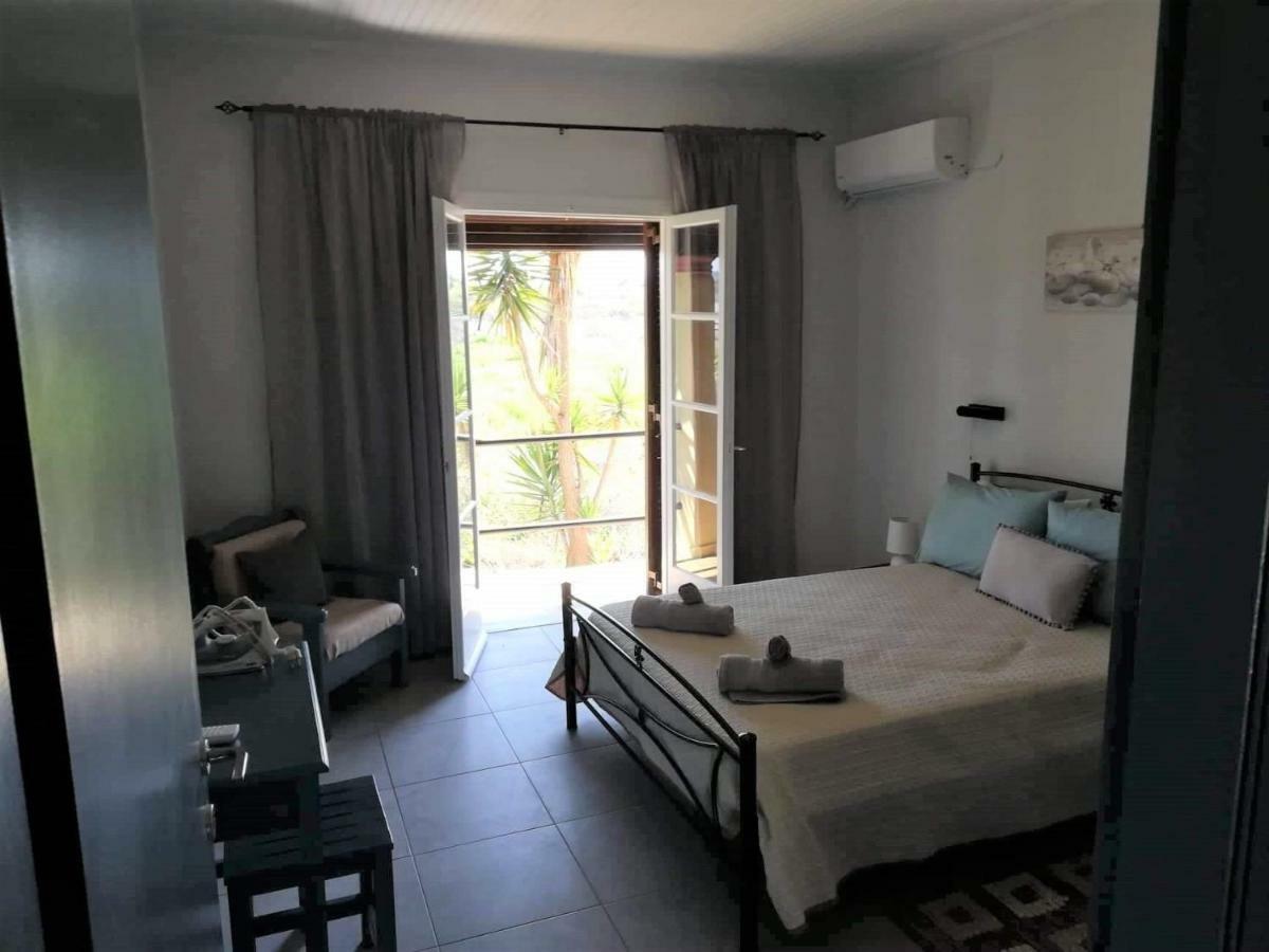 Issos Apartments Agios Georgios  Exteriör bild