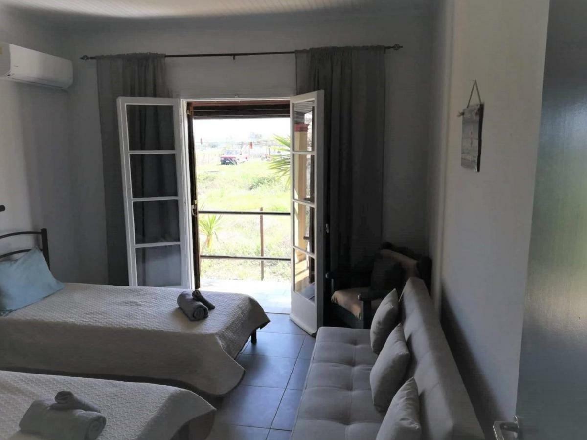 Issos Apartments Agios Georgios  Exteriör bild